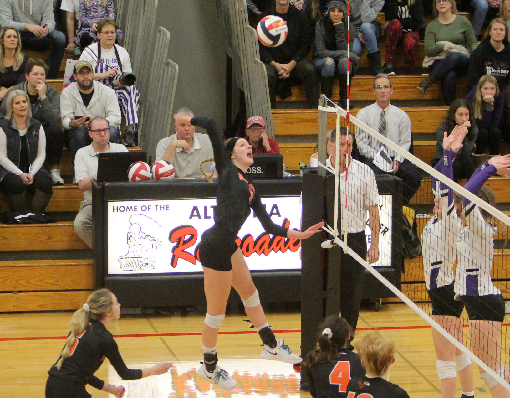 Bloomer volleyball vs Mosinee 10-27-18